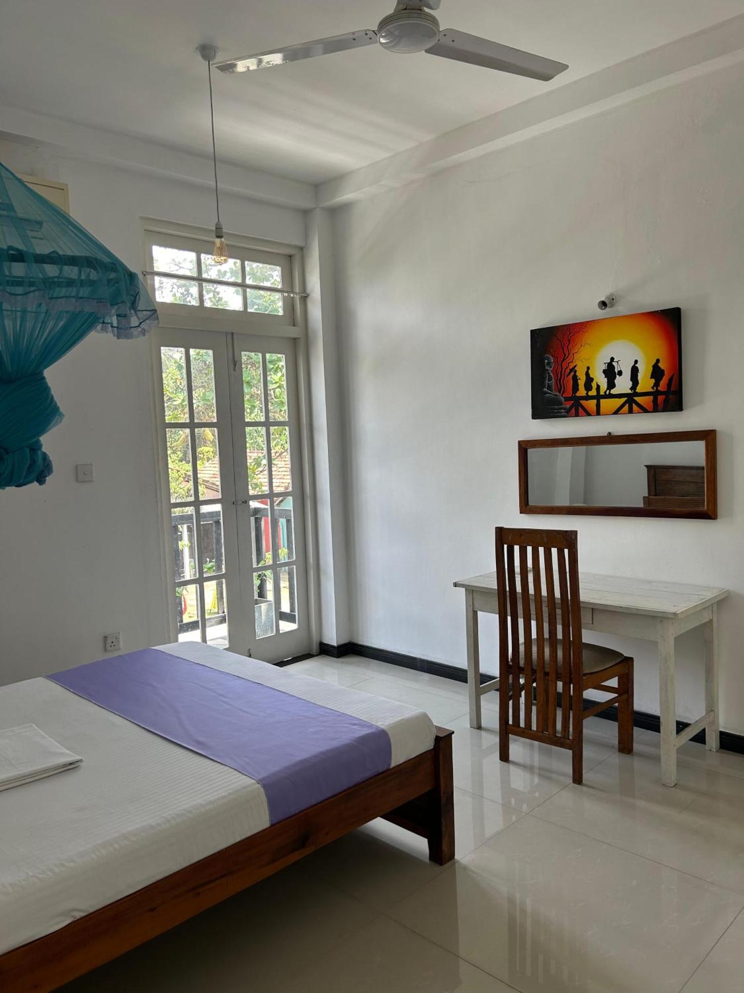 White House & Sea Food Restaurant Hostel Hikkaduwa Exterior photo